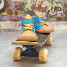 Lade das Bild in den Galerie-Viewer, Future